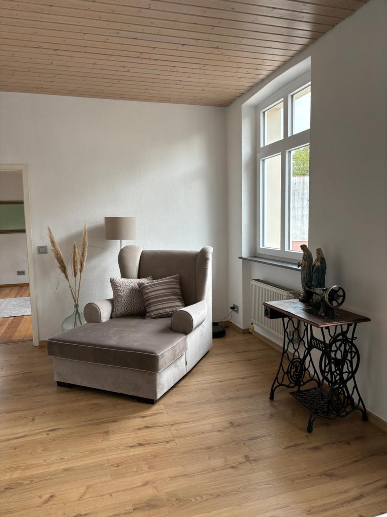 Ferienwohnung Am Ostpark 랜다우인더펠즈 외부 사진